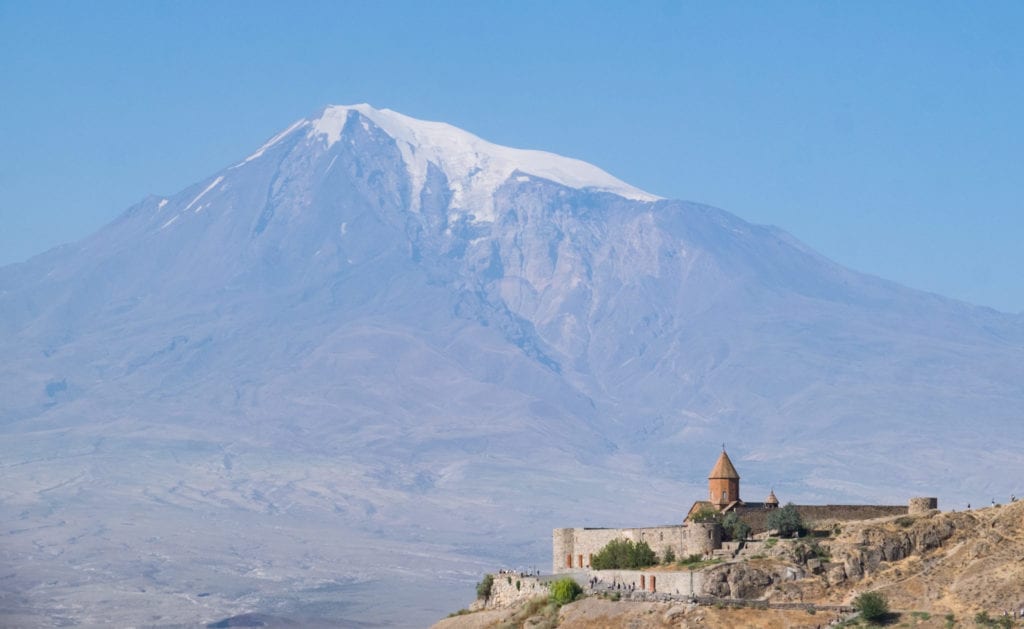 Mount Ararat rises in the background; in the foreground is Khor Virap Monastery.