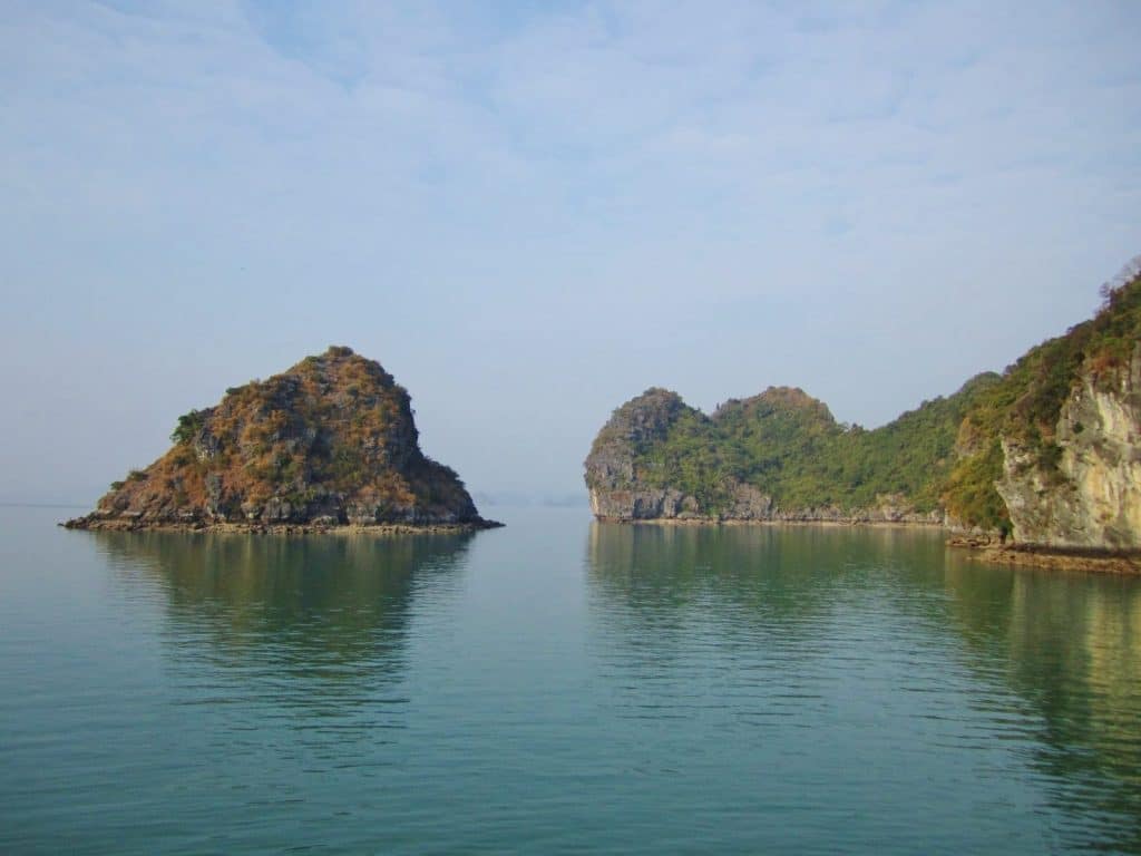 halong bay cruise party