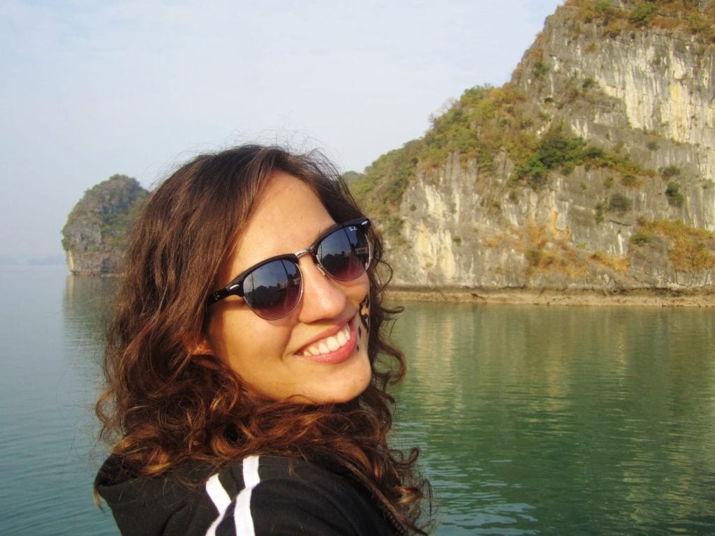 ha long bay cruise for backpackers