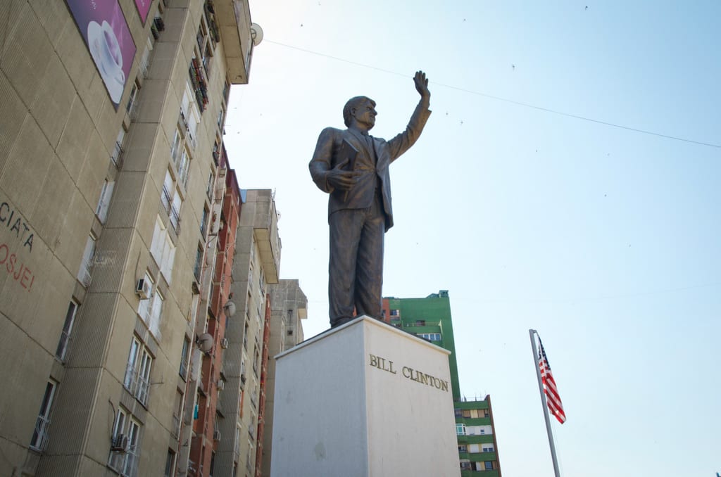 Bill Clinton Statue