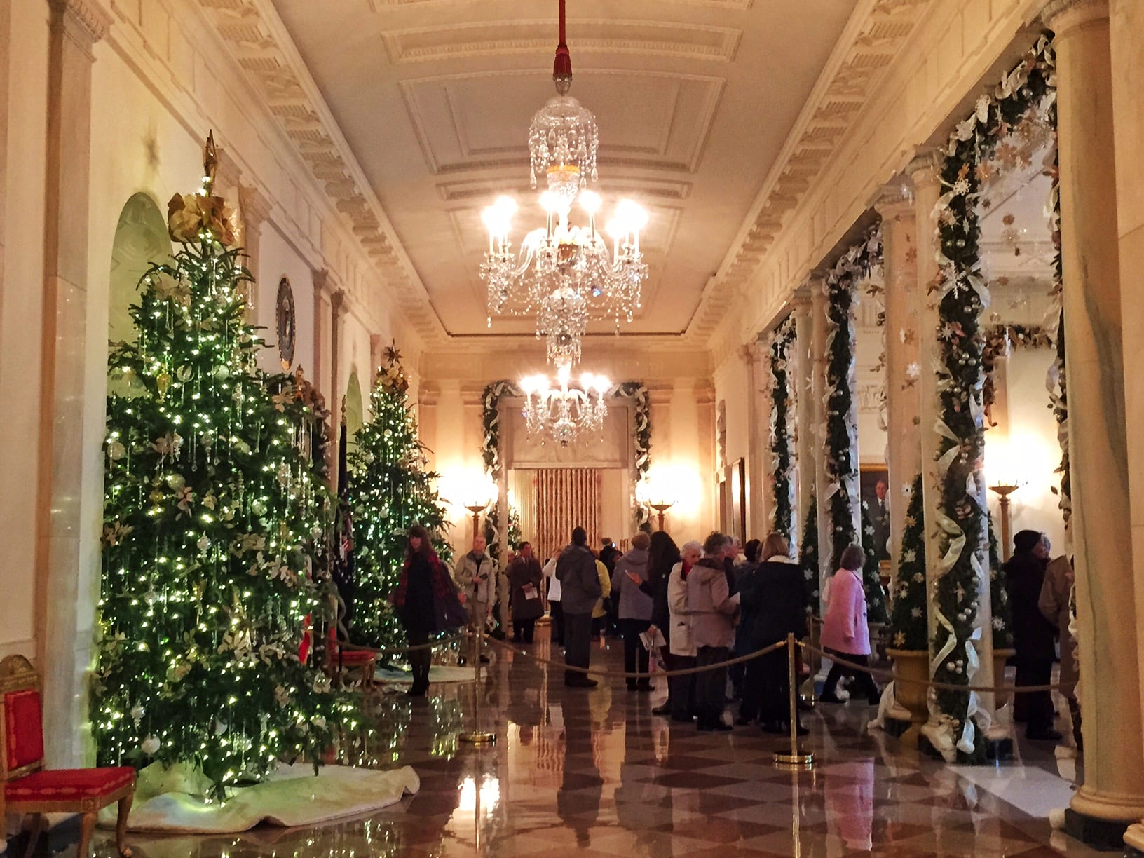 white house tours christmas