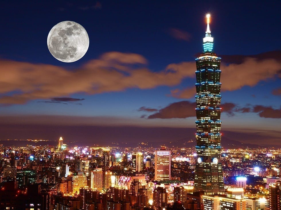 Super Moon and Taipei 101