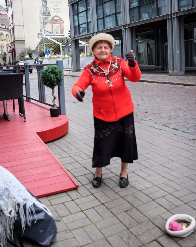 Riga Street Performer