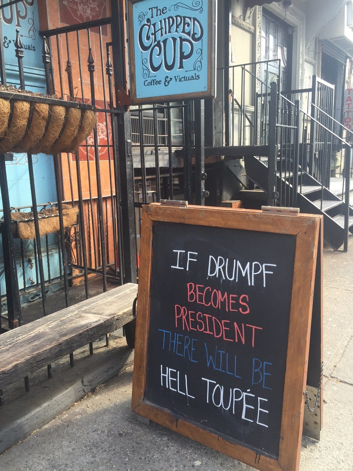 Chipped Cup Drumpf Sign