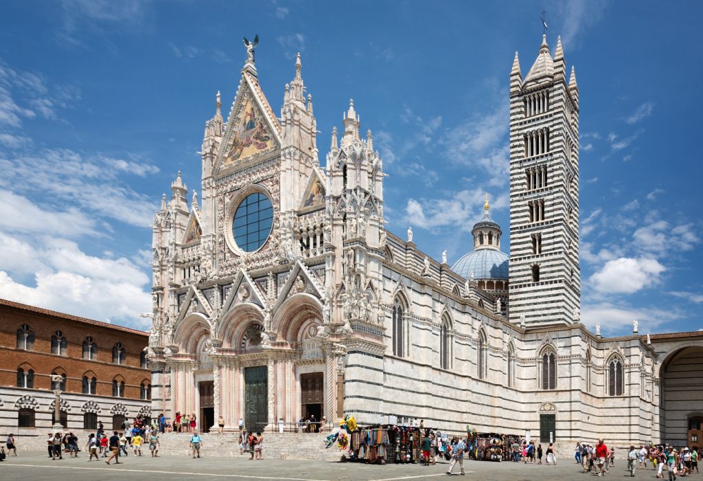 Diagonal view of the Siena Cathedral on a sunny day