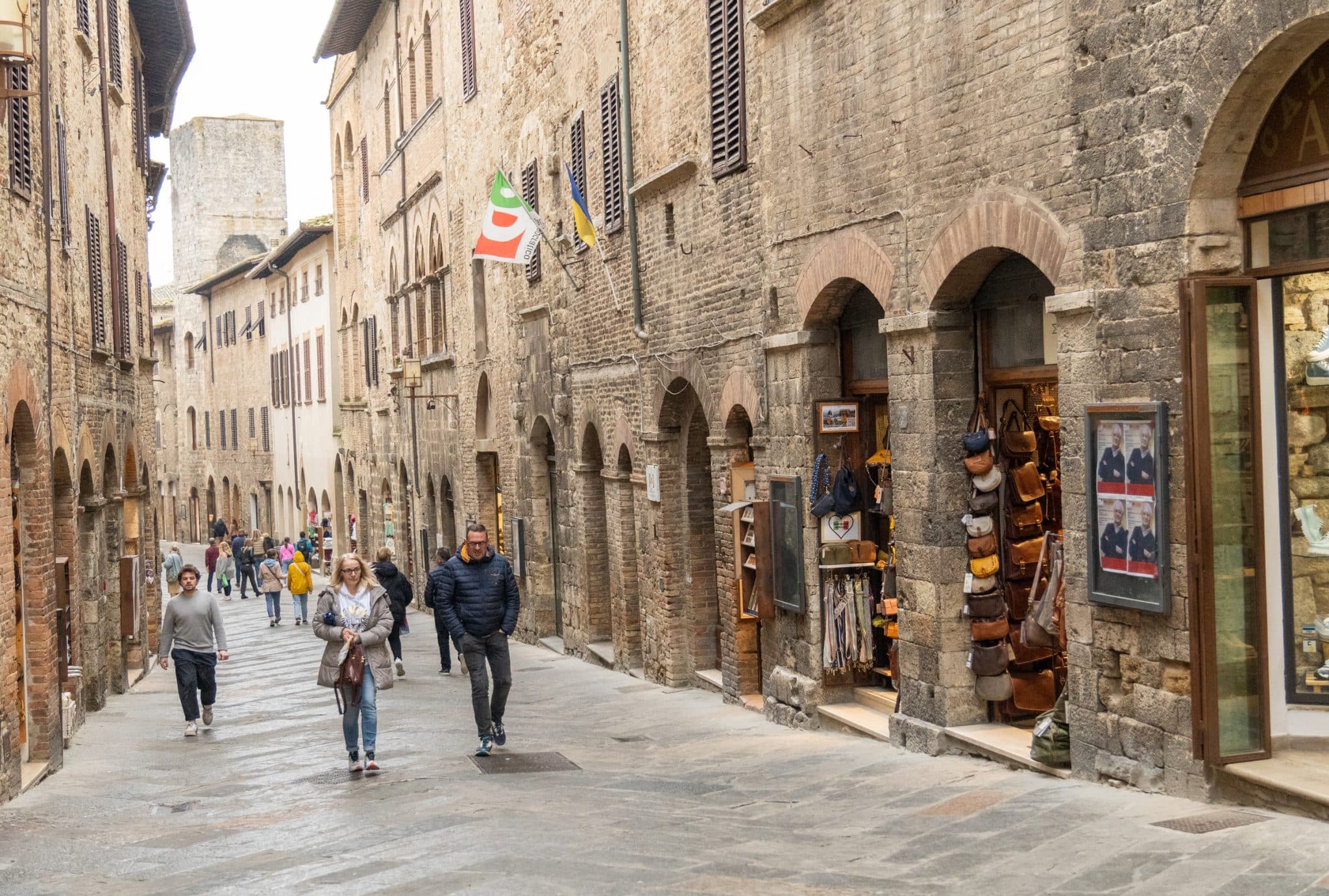 what to do in san gimignano italy